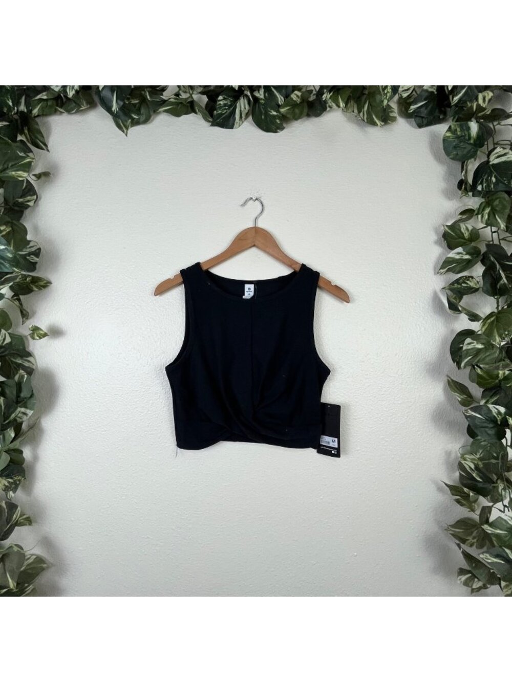 90 Degree By Reflex Athletic Front Twist Cropped Tank Black NWT Women’s Size M